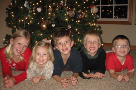 christmastreekids08